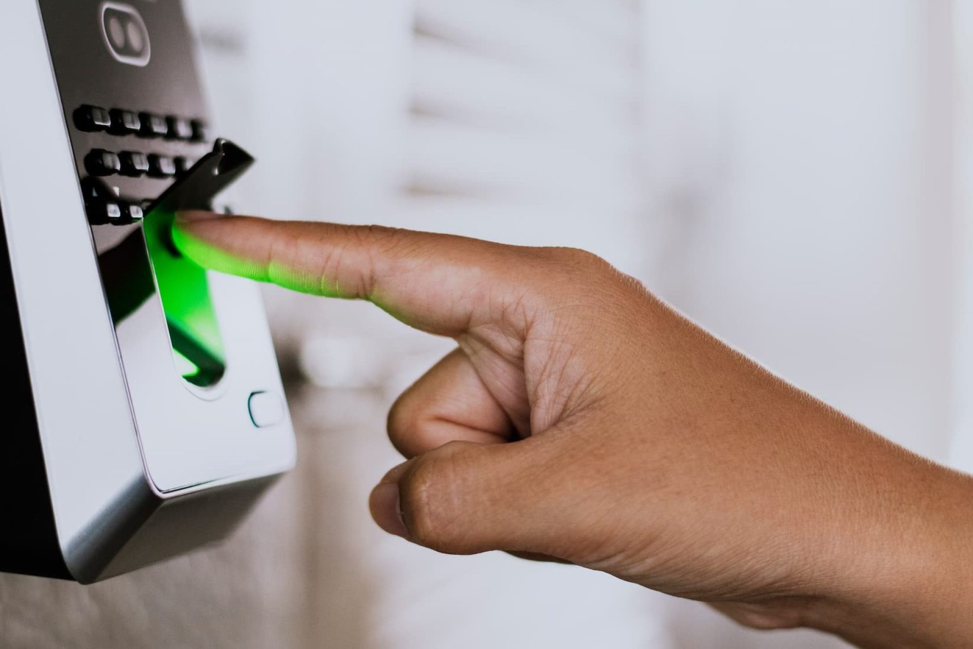 scanning-finger-coronavirus-contaminated-fingerprint-access-control-1-qsa4yu5p6mrafjka1xeeinaltmdizixxlu714kum0o